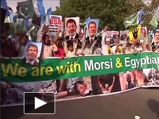Pakistan Protesters Deplore "Silence" of Islamic World on Egypt Crisis